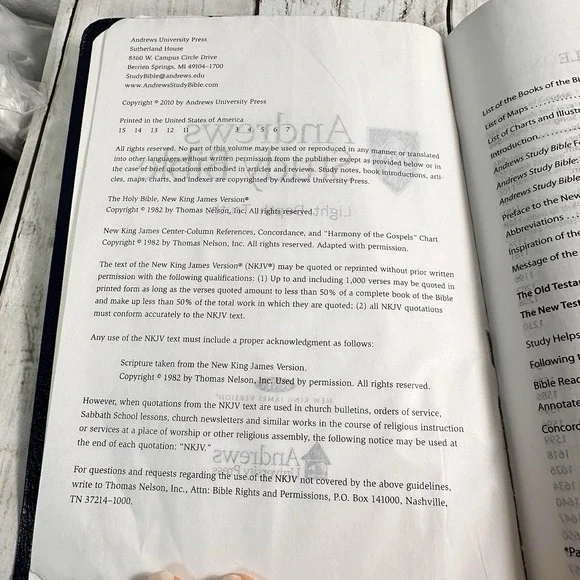 Andrews Study Bible NKJV 2010 Andrews University Press Dark Blue Light Wear - Picture 6 of 16